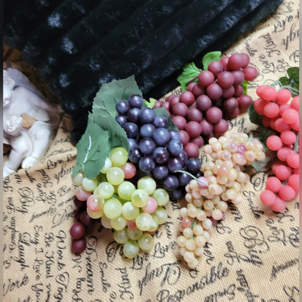 Vintage lot of 5 faux rubber gape vines all different colors/sizes